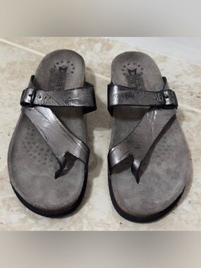 Mephisto Helen Toe Loop Sandal (Women) In Grey Color (Size 41).